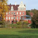 Ruhige Am Fuerst-pueckler-park,sauna Im Haus & Parkplatz Appartement