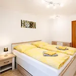 Appartement Ruhige Am Fuerst-pueckler-park,sauna Im Haus & Parkplatz *