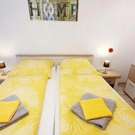 Winterruhe Am Fuerst Pueckler Park-hund Willkommen, Sauna Im Haus,parkplatz Am Haus,hermmansbad, Geopark,polnischer Markt