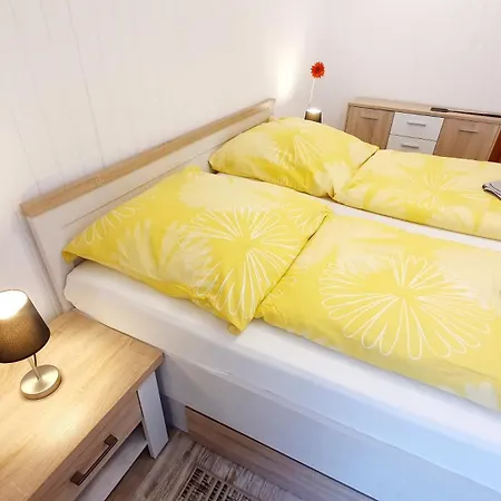 Apartmán Winterruhe Am Fuerst Pueckler Park-hund Willkommen, Sauna Im Haus,parkplatz Am Haus,hermmansbad, Geopark,polnischer Markt *