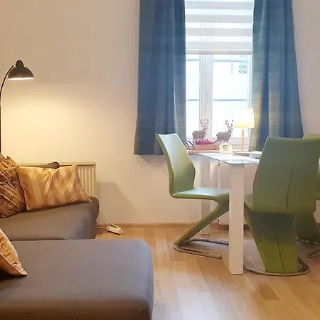 1 Gruener Fuerst Mit Sitzecke Im Innenhof & Erdgeschoss & Naehe Park & Ruhige Lage Appartamento Bad Muskau